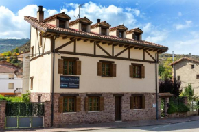 Charming House in Fresneda de la Sierra Tirón with Garden.